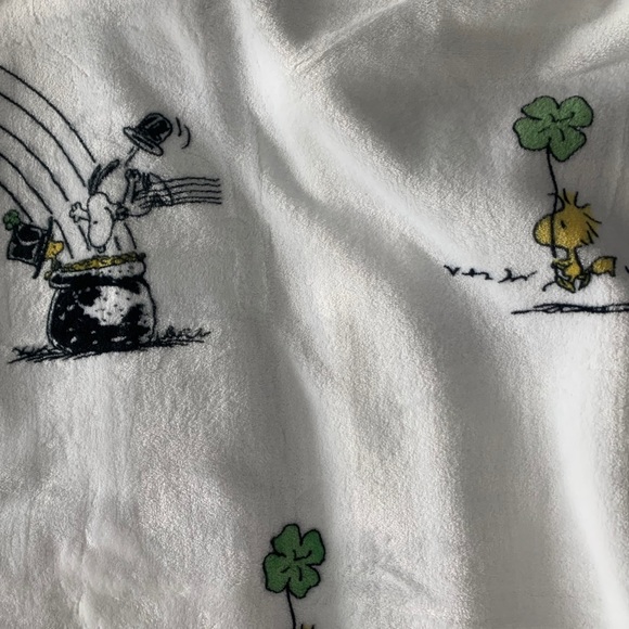 Last 1! Peanut Snoopy Berkshire St Patrick Blanket - Picture 10 of 10